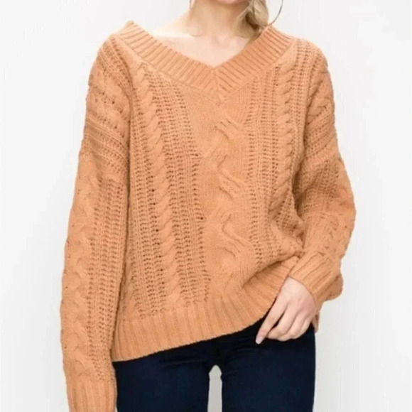 OVERSIZED CABLE KNIT SWEATER - Picture 1 of 2